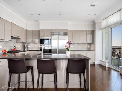 2550 N Lakeview Ave Unit 2104 Chicago IL 60614 USA-010-020-010-MLS_Size