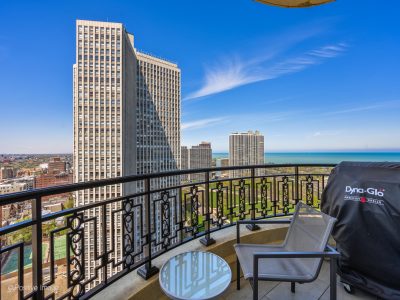 2550 N Lakeview Ave Unit 2104 Chicago IL 60614 USA – home for sale in Lincoln Park