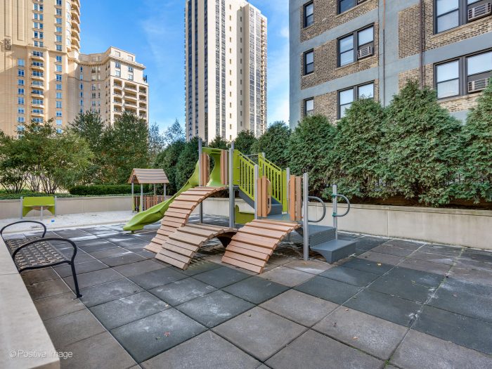 2550 N Lakeview Ave Unit 2104 Chicago IL 60614 USA - home for sale in Lincoln Park