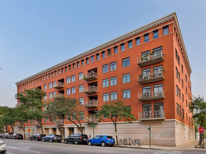 1155 W Armitage Ave #602Chicago, IL 60614, USA
