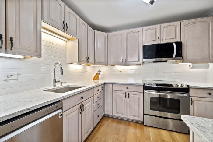 6301 N Sheridan #16M - Kitchen