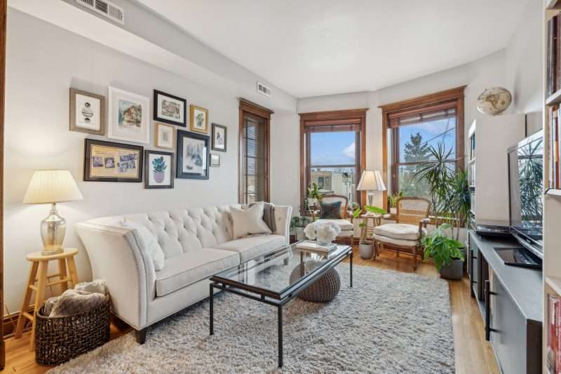 2536 N Sacramento Ave # 3 - Home For Sale in Chicago, IL