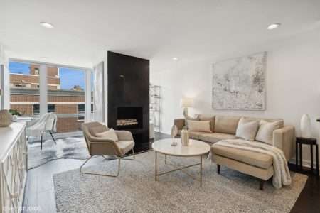 04_21WGoetheSt_18B_1_LivingRoom_MRED_2000x1333