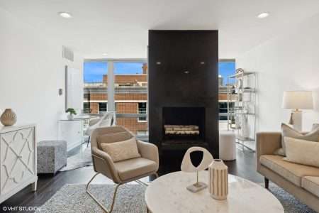 05_21WGoetheSt_18B_165_LivingRoom_MRED_2000x1333