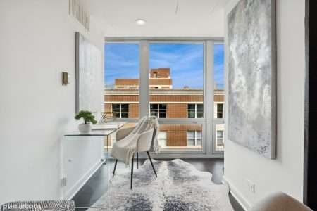 11_21WGoetheSt_18B_10004_LivingRoom_MRED_2000x1333