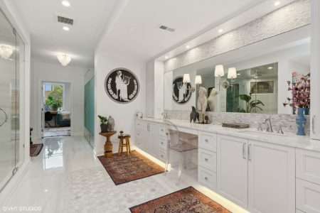 2309 N Geneva Terrace – Listed by Debra Dobbs, Chicago Realtor