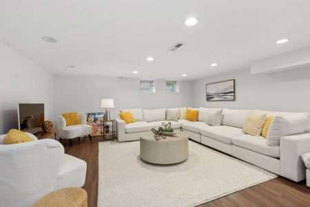 24_2309NGenevaTer_3_FamilyRoom_HiRes