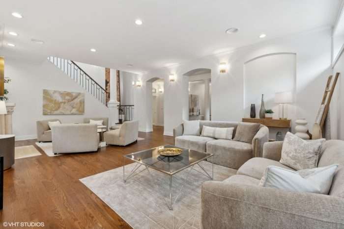 2309 N Geneva Terrace - Listed by Debra Dobbs, Chicago Realtor