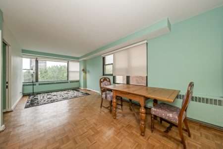 02_1540NStatePkwyUnit6D_165_LivingRoom_HiRes