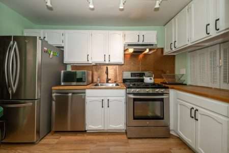 06_1540NStatePkwyUnit6D_177003_Kitchen_HiRes