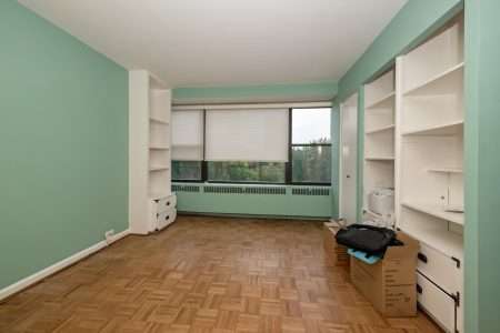 11_1540NStatePkwyUnit6D_153_2ndBedroom_HiRes