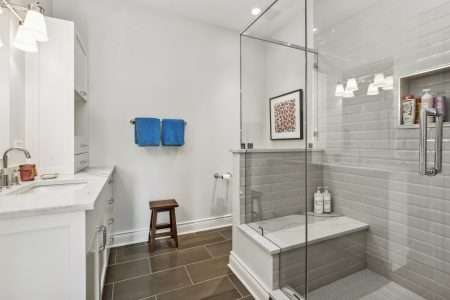 21_509WMenomoneeSt_8_Bathroom_HiRes