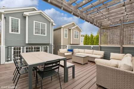 33_3019NHamiltonAve_2001_Deckwithpergolaoverthegarage_MRED_2000x1333