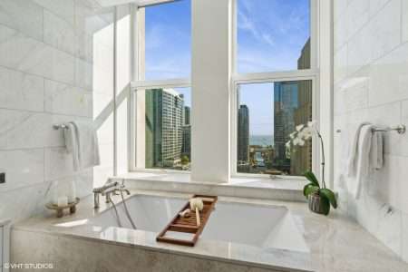 21_435NMichiganAve1701_13002_PrimaryBathroom_Large