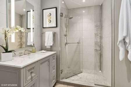 25_435NMichiganAve1701_9_GuestBathroom_Large