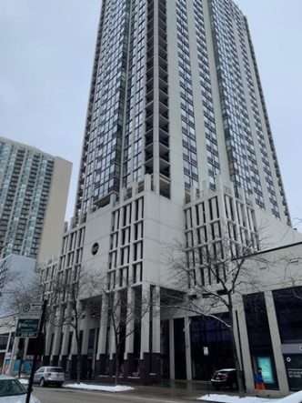 1122 N Clark #120 - Chicago, IL | RENTED