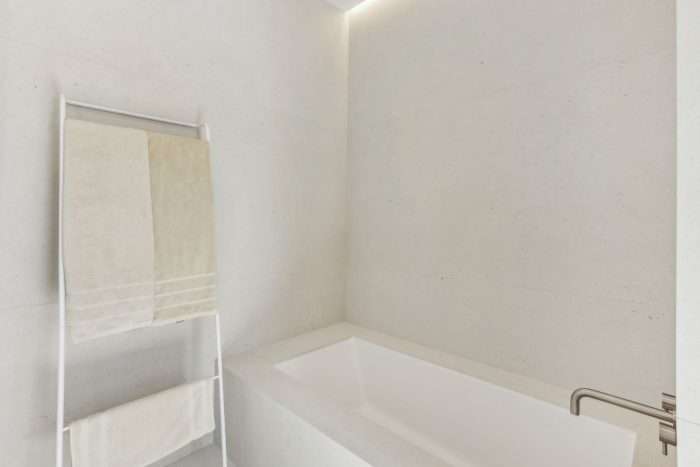 400 W Huron St Unit 702, Chicago, IL 60654 - Condo For Sale | Debra Dobbs
