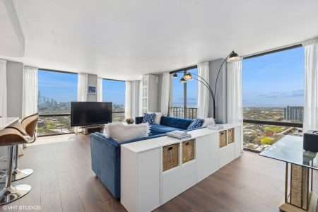 345 W Fullerton Pkwy #2505 Chicago, IL 60614 - Home For Sale | Isabelle Lacouture | The Dobbs Group