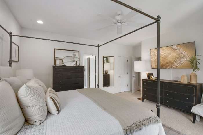 1503 N Mohawk St #2E Chicago, IL 60610 | Home For Sale | Debra Dobbs