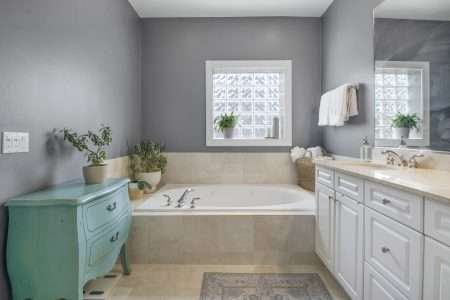 1503 N Mohawk St #2E Chicago, IL 60610 | Home For Sale | Debra Dobbs