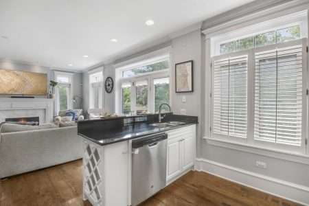 1503 N Mohawk St #2E Chicago, IL 60610 | Home For Sale | Debra Dobbs