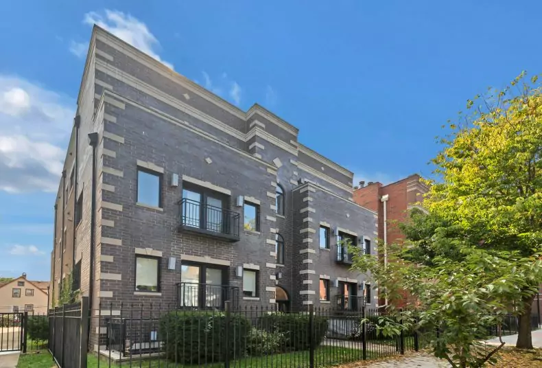 2457 W Foster Ave Unit 1, Chicago, IL 60625 | SOLD | Debra Dobbs - The Dobbs Group